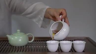 茶道倒茶茶文化品茶茶具视频的预览图
